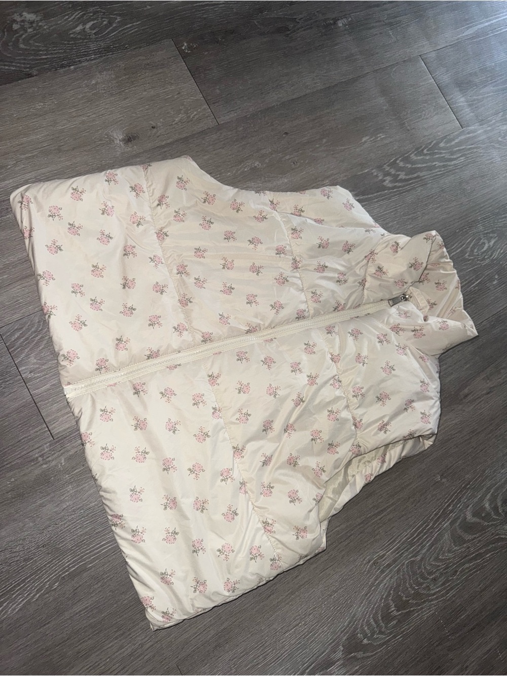 Light Floral Quilted Vest in Cream with Pink Roses
